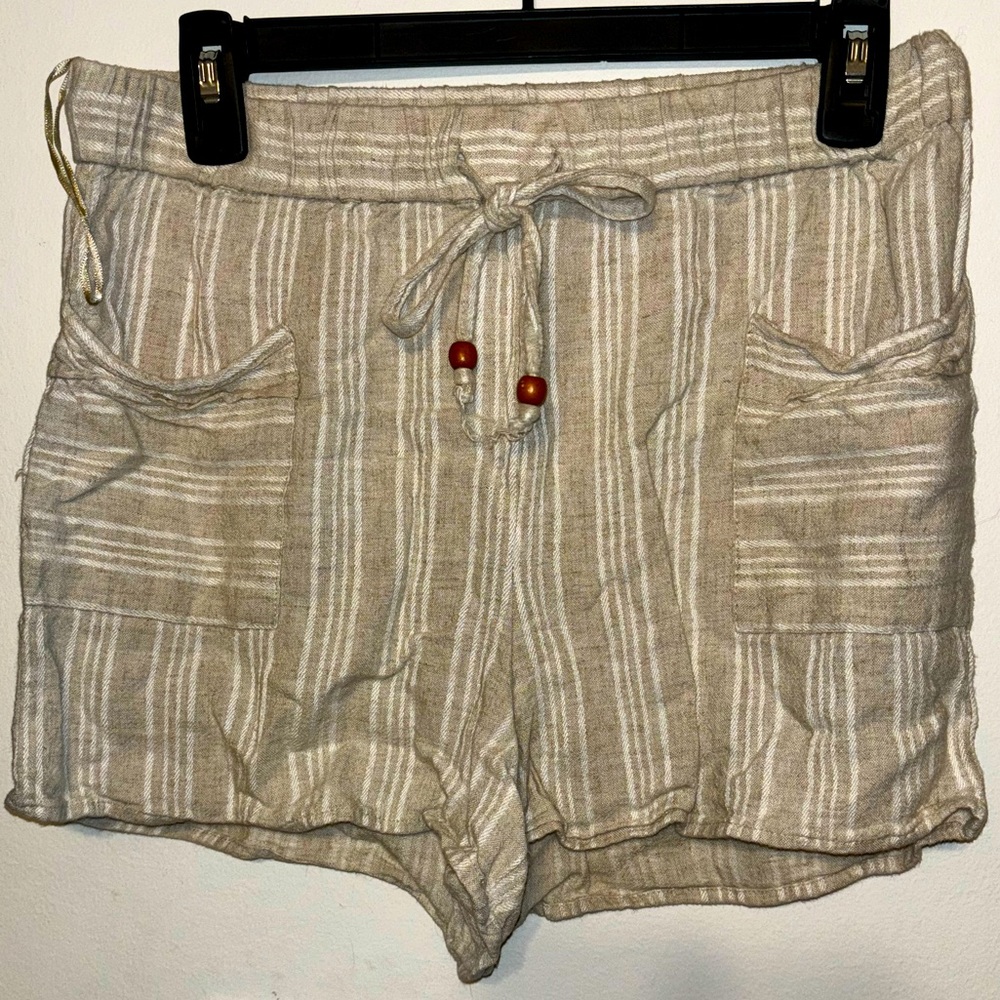 Cute linen style beachy striped shorts